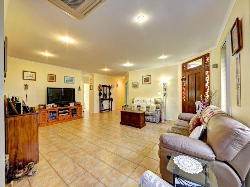 4 Riordan Place, Bargara QLD 4670