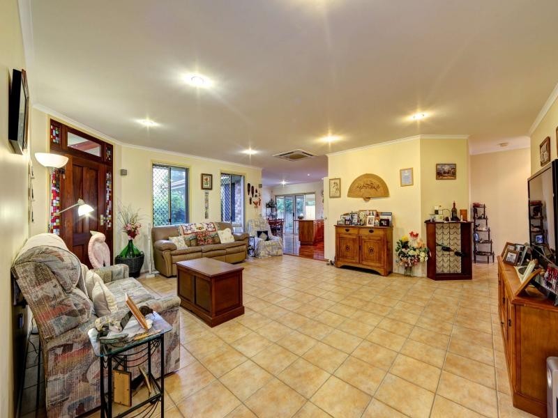 4 Riordan Place, Bargara QLD 4670