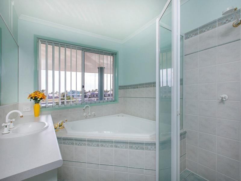 10 Pamphlet Place, Pelican Waters QLD 4551