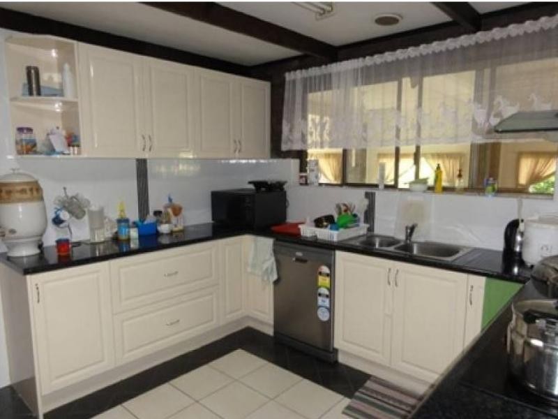 2 Crest Court, Avoca QLD 4670