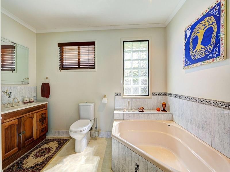 15 Anthonys Rest, Qunaba QLD 4670