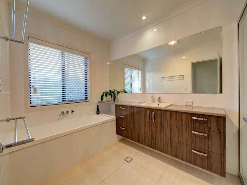 12 Firefly Street, Bargara QLD 4670