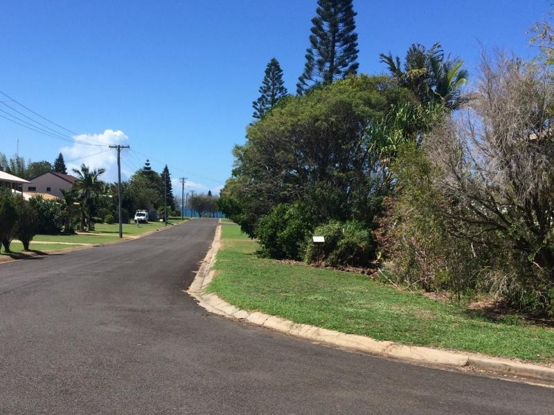 145 Welch Street, Elliott Heads QLD 4670