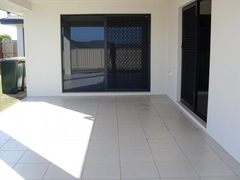 48  Sienna Boulevard, Ashfield QLD 4670