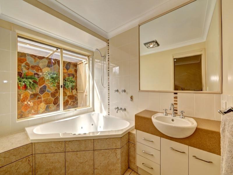 7 Garden View Court, Kalkie QLD 4670