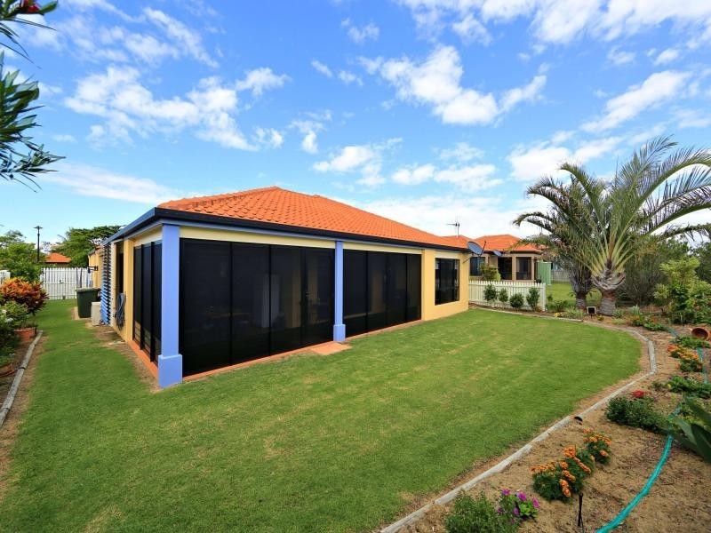 24 Chantelle Circuit, Coral Cove QLD 4670
