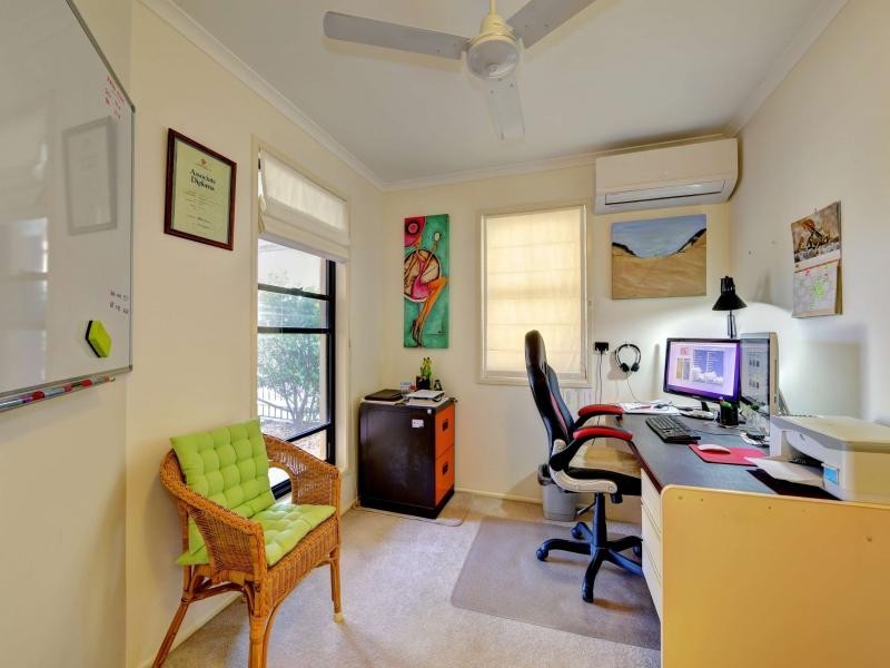 24 Chantelle Circuit, Coral Cove QLD 4670