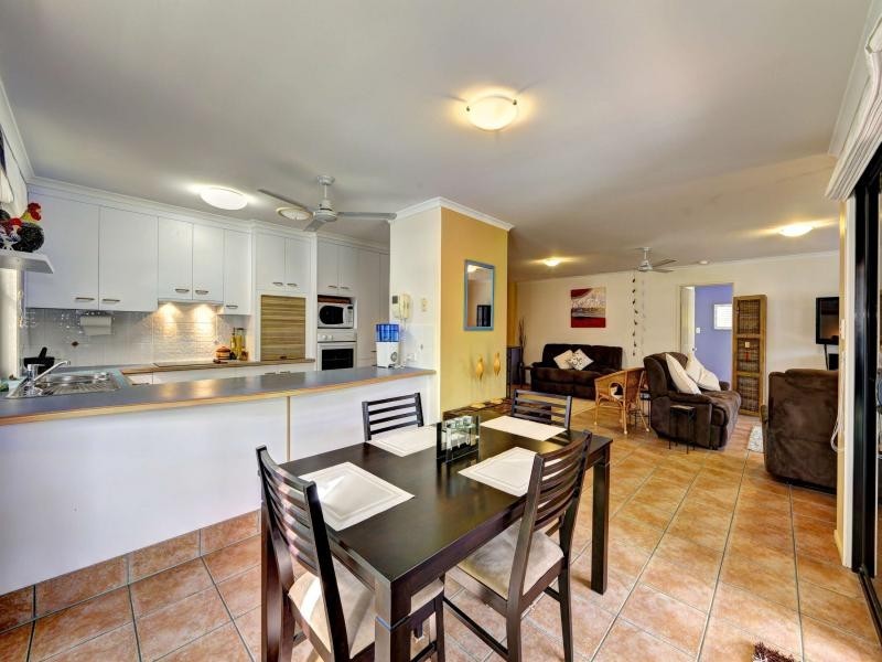 24 Chantelle Circuit, Coral Cove QLD 4670