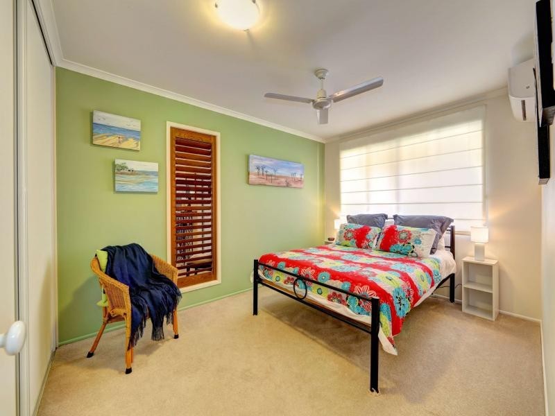 24 Chantelle Circuit, Coral Cove QLD 4670