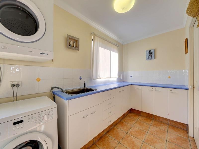 24 Chantelle Circuit, Coral Cove QLD 4670