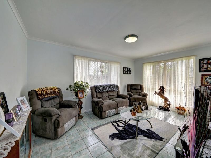18 Moore Street, Elliott Heads QLD 4670