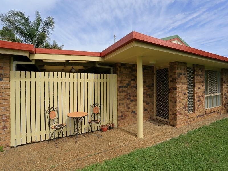 18 Moore Street, Elliott Heads QLD 4670