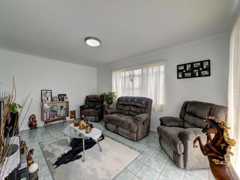 18 Moore Street, Elliott Heads QLD 4670