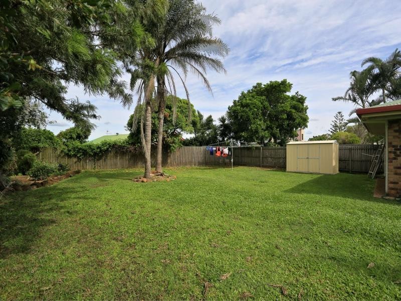 18 Moore Street, Elliott Heads QLD 4670
