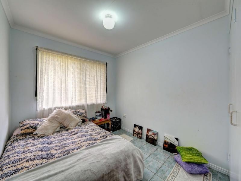 18 Moore Street, Elliott Heads QLD 4670
