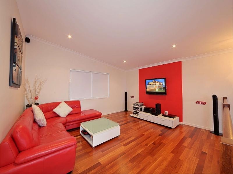 31 Emperor Drive, Elliott Heads QLD 4670