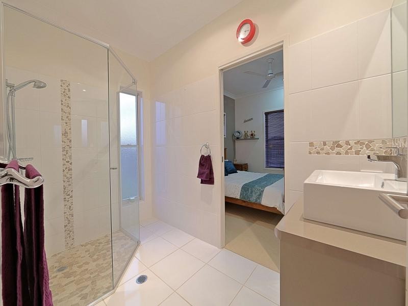 31 Emperor Drive, Elliott Heads QLD 4670