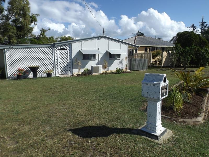 4  Moore Street, Elliott Heads QLD 4670