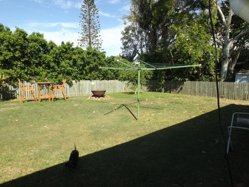 4  Moore Street, Elliott Heads QLD 4670