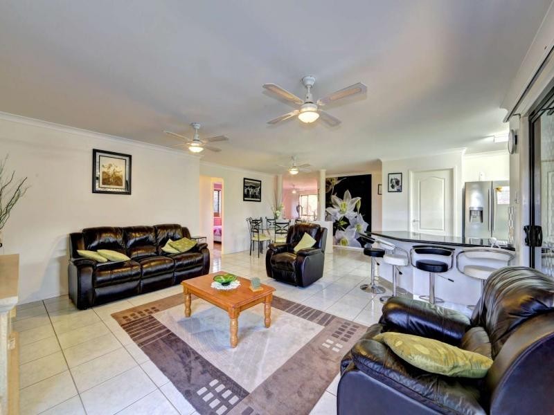 33 Spinnaker Blvd, Innes Park QLD 4670