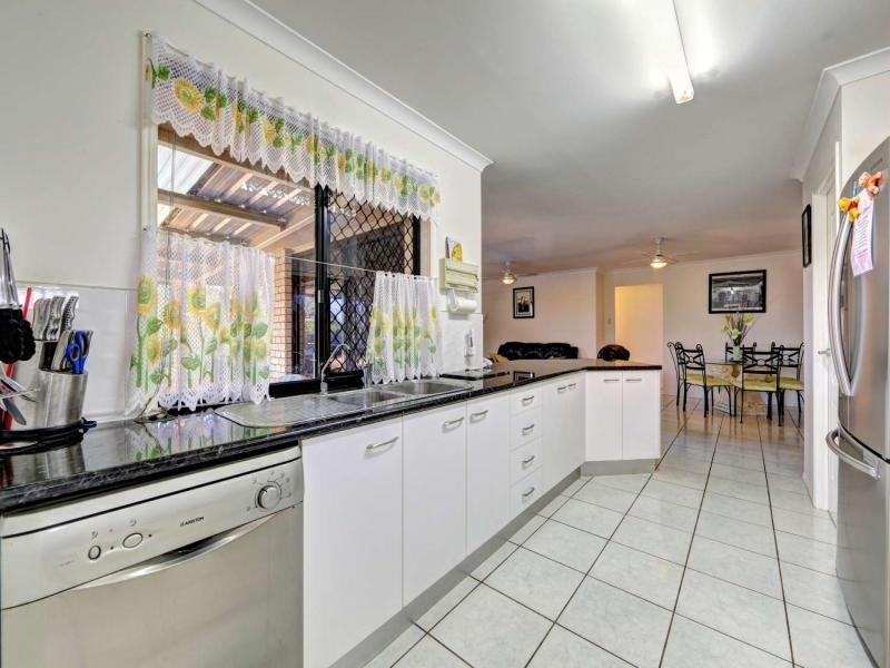 33 Spinnaker Blvd, Innes Park QLD 4670