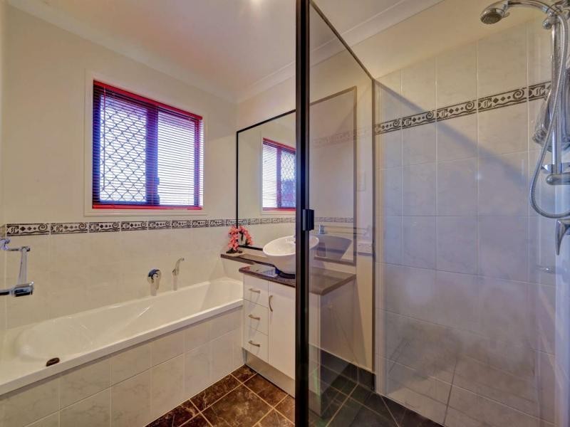 33 Spinnaker Blvd, Innes Park QLD 4670