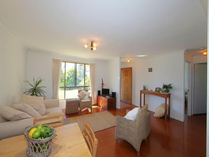 3 Crystal Court, Elliott Heads QLD 4670