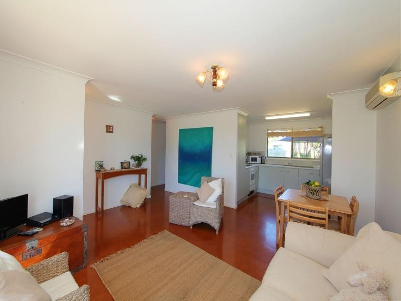 3 Crystal Court, Elliott Heads QLD 4670