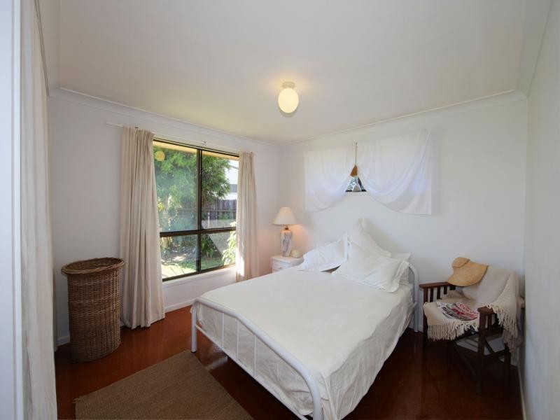 3 Crystal Court, Elliott Heads QLD 4670