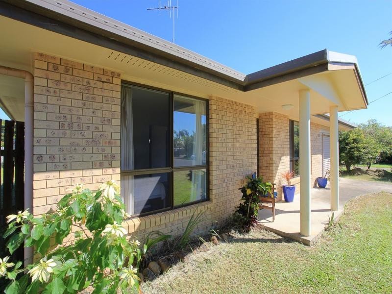 3 Crystal Court, Elliott Heads QLD 4670
