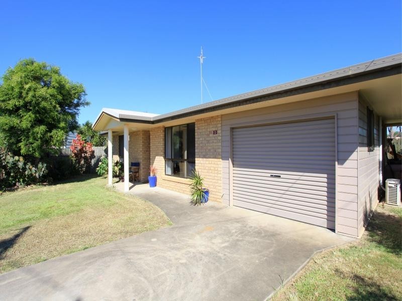 3 Crystal Court, Elliott Heads QLD 4670