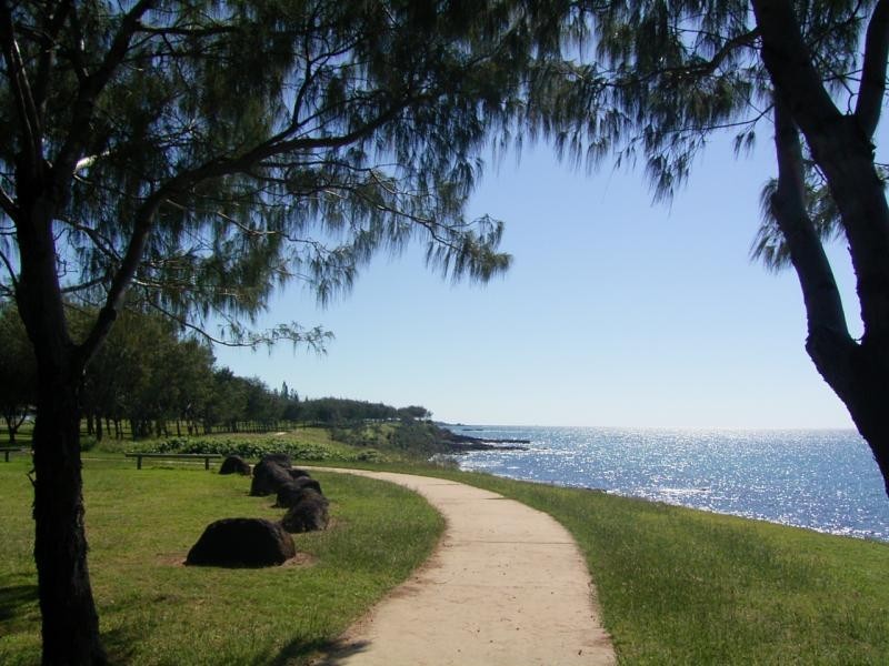 3 Crystal Court, Elliott Heads QLD 4670