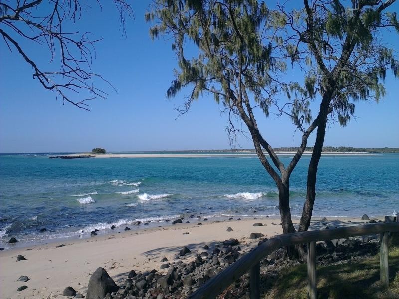 145 Welch Street, Elliott Heads QLD 4670