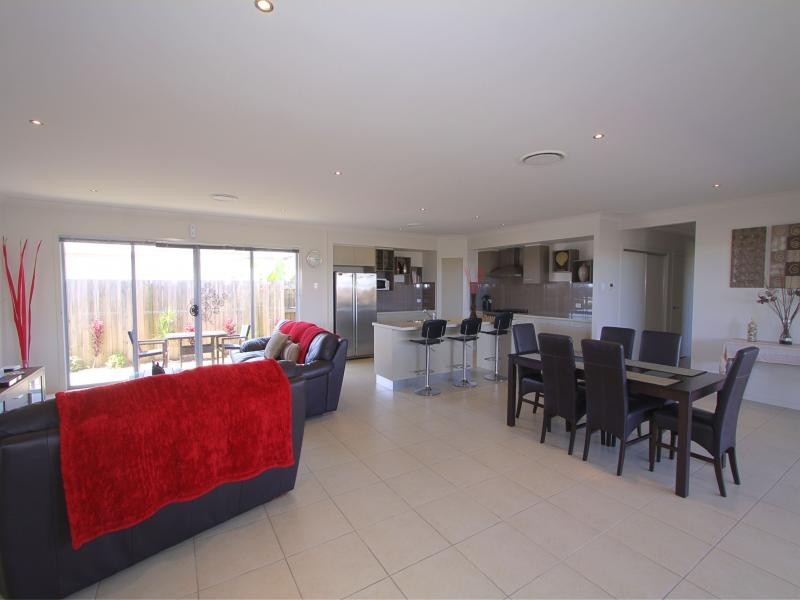 2 Parkside Parade, Bargara QLD 4670