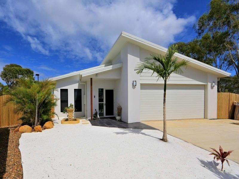 9 Betty Close, Coral Cove QLD 4670