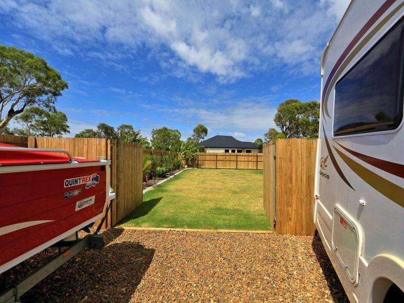 9 Betty Close, Coral Cove QLD 4670