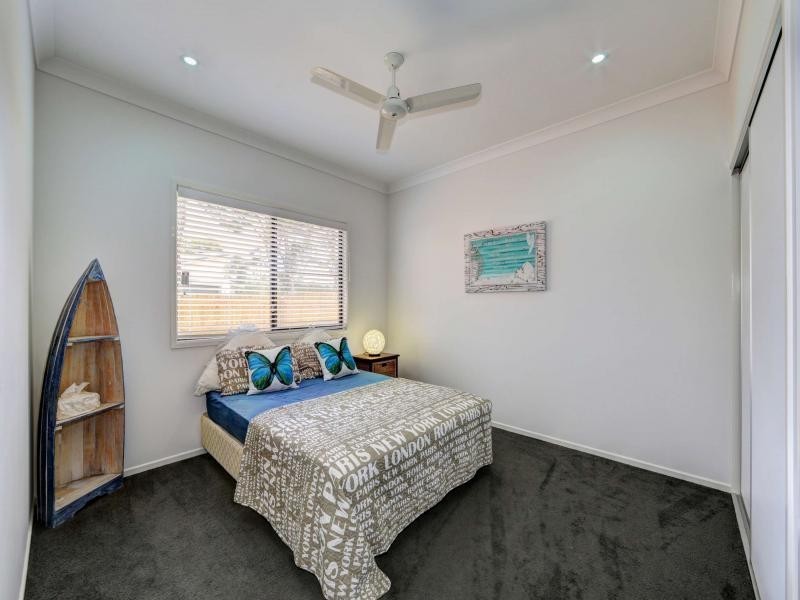 9 Betty Close, Coral Cove QLD 4670