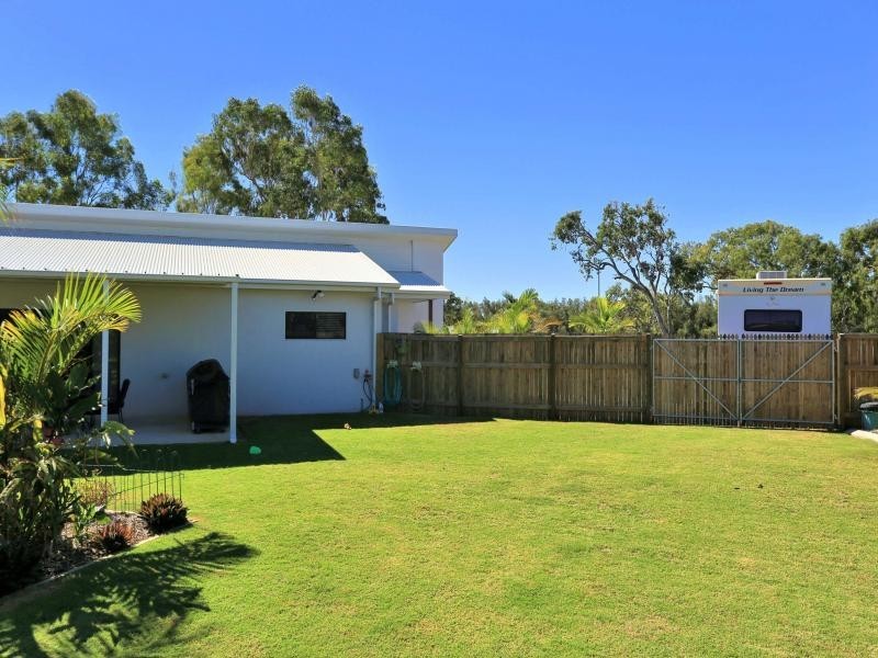 9 Betty Close, Coral Cove QLD 4670