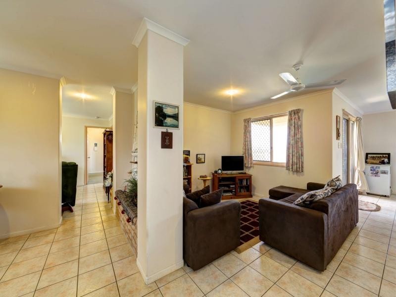 9 Belmonte Drive, Coral Cove QLD 4670