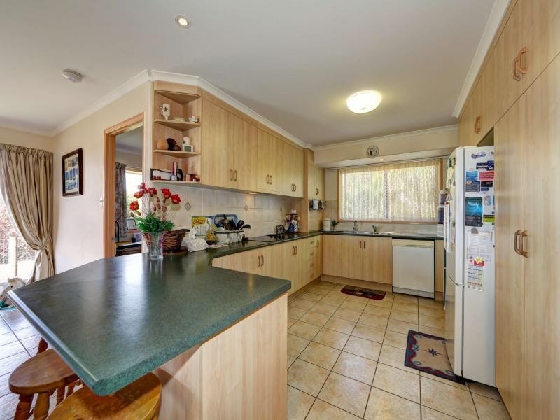 9 Belmonte Drive, Coral Cove QLD 4670