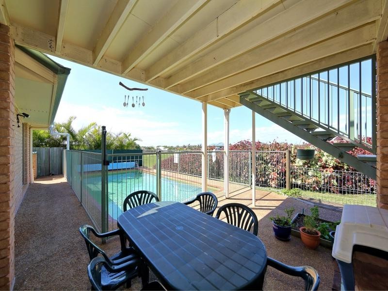 9 Belmonte Drive, Coral Cove QLD 4670