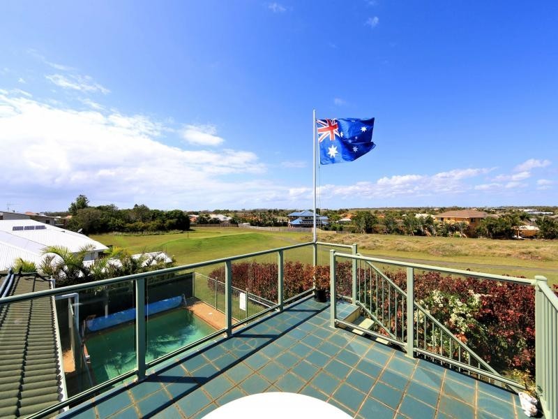 9 Belmonte Drive, Coral Cove QLD 4670