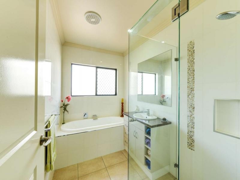 4 Seahorse Court, Innes Park QLD 4670