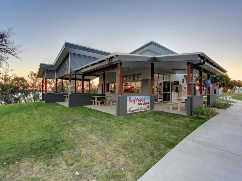 6 Lihs Street, Elliott Heads QLD 4670
