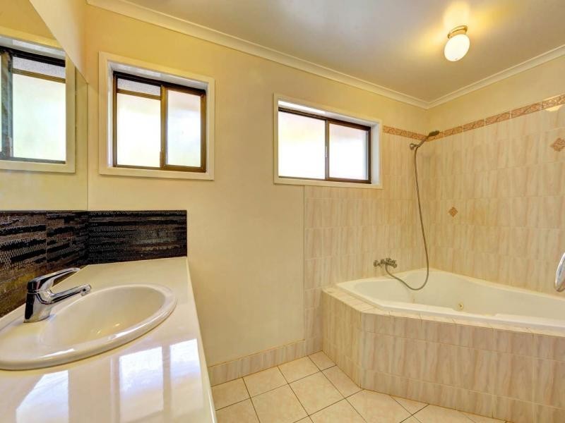 32 Anthonys Rest, Qunaba QLD 4670