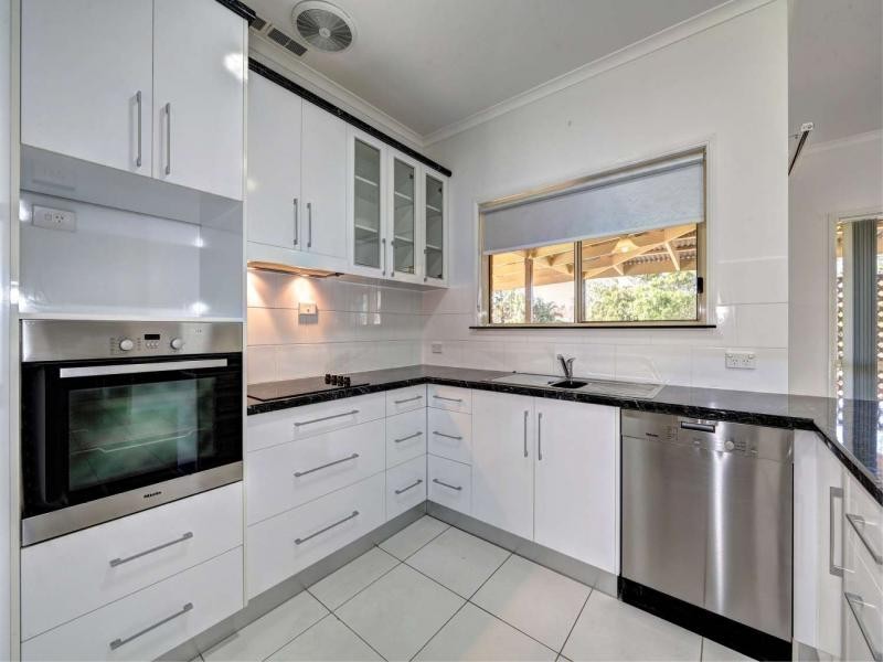 9 Grevillea Av, Innes Park QLD 4670