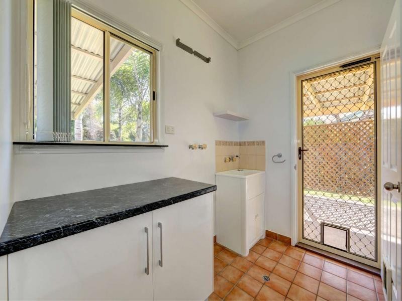 9 Grevillea Av, Innes Park QLD 4670