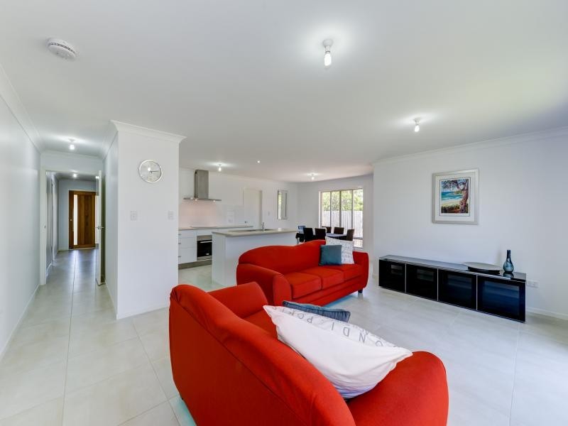 34 Shoreline Crescent, Bargara QLD 4670