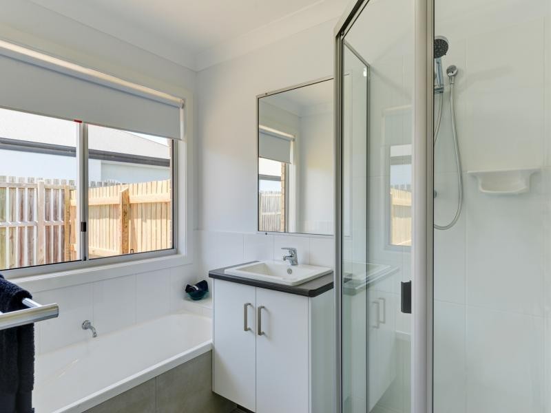 34 Shoreline Crescent, Bargara QLD 4670