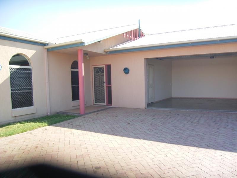 8 Coral Court, Bargara QLD 4670